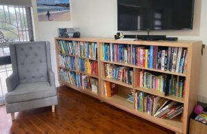 Oak bookcase 1000Hx2400 W
